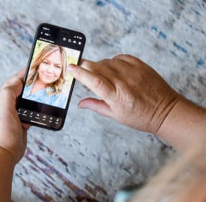 Learn how to take and edit selifes like a pro (When you're over 40) with Krista Smith